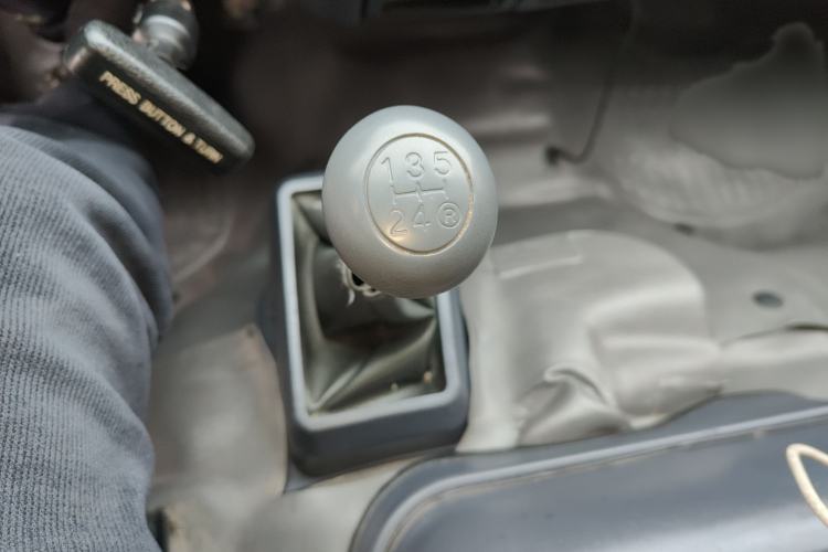 Used Golden Dragon Hiace 2021 1.8L Gasoline Version Logistics Vehicle Long-Wheelbase High-Roof Model GL850 LJ4A18Q6
