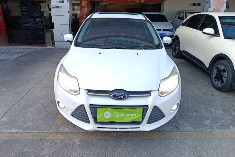 Used Ford Focus 2012 Sedan 1.6L Automatic Fashion Edition
