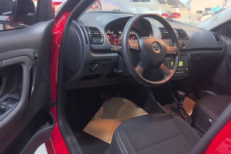 Used Skoda Fabia 2014 1.6L Automatic Sport Edition
