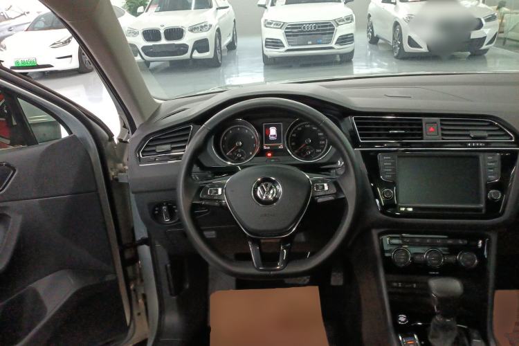 Used Volkswagen Tiguan L 2018 330TSI Automatic Two-Wheel Drive Luxury Edition
