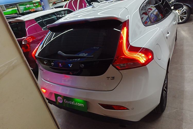 Used Volvo V40 2018 T3 Zhiyi Edition
