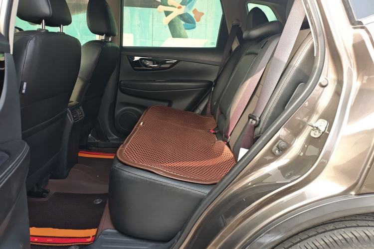 Used Nissan X-Trail 2019 2.0L CVT Smart Connect Comfort Edition 2WD
