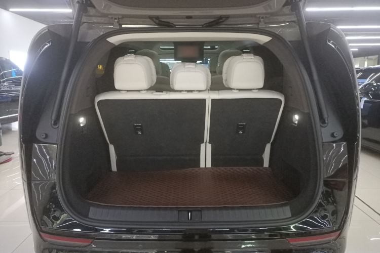 Used Li Auto MEGA 2024 Ultra Model
