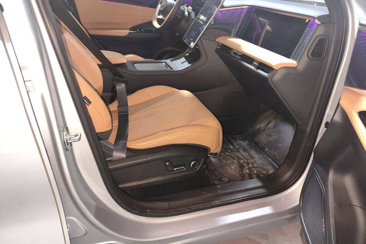 Used  L7 2023 1.5T 115 km Starship
