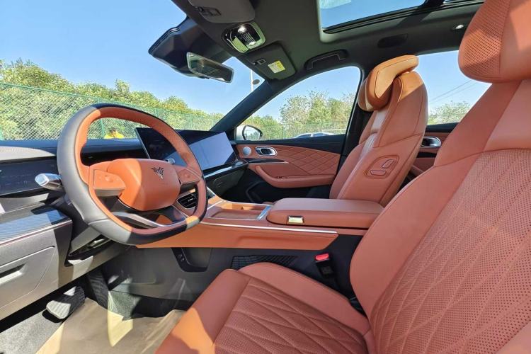 Used NETA L 2024 Extended-Range 220 PRO+ Family Package