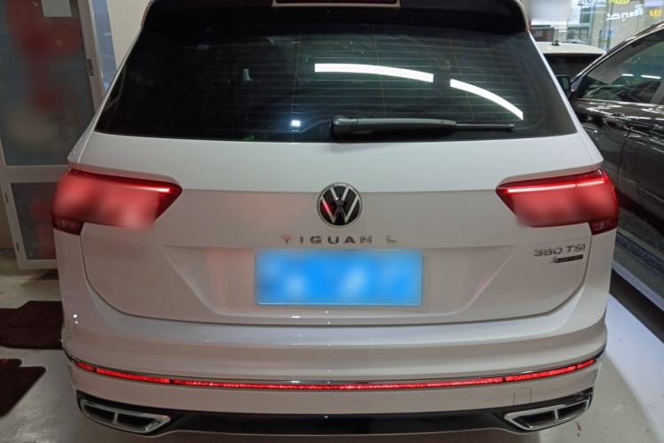 Used Volkswagen Tiguan L 2023 380TSI Automatic All-Wheel Drive R-Line Enhanced 7-Seater
