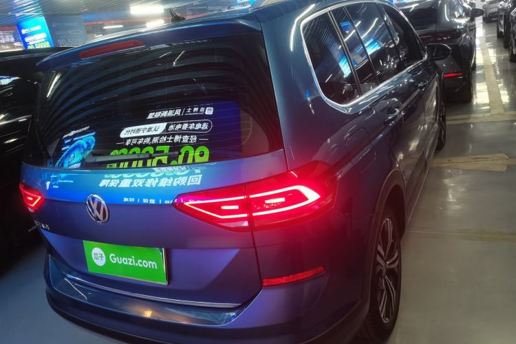 Used Volkswagen Touran 2018 Volkswagen Touran L 280TSI DSG Boundary Luxury Edition 7 Seats China VI Standard
