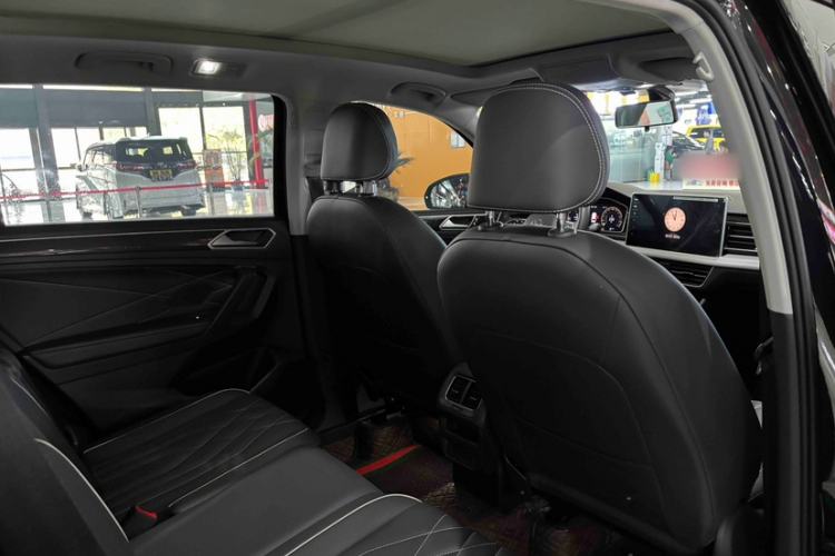 Used Volkswagen Tiguan L 2024 300TSI Automatic Two-Wheel Drive Smart Edition
