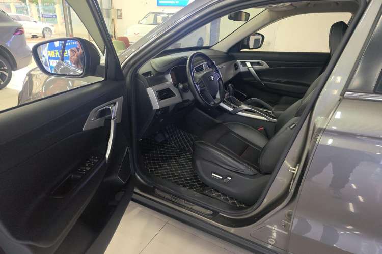 Used Geely Auto Emgrand X7 Sport 2018 1.8TD Automatic Two-Wheel Drive Smart Connect 4G Internet Edition
