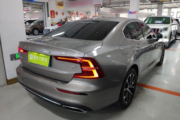 Used Volvo S60 2021 T4 Zhiyi Luxury Edition