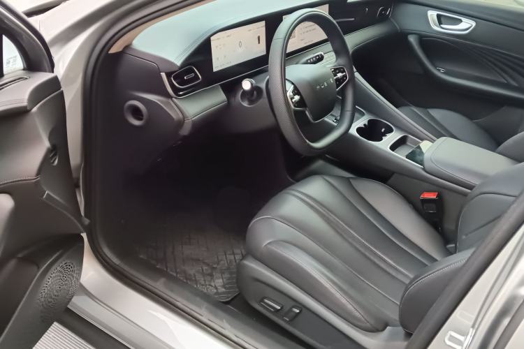 Used Roewe D7 2023 DMH 125km Superior Edition
