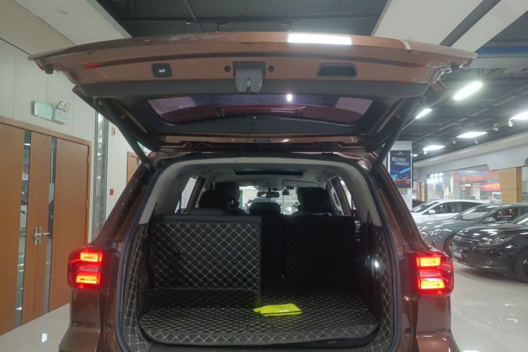 Used Roewe RX8 2018 30T Smart Connectivity Four-Wheel Drive Flagship Edition
