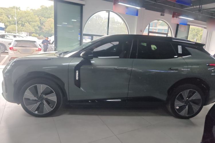 Used Lynk & Co 08 EM-P 2023 220km All-Wheel-Drive Performance Halo
