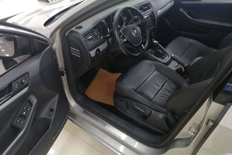 Used Volkswagen Sagitar 2015 1.6L Automatic Comfort Model