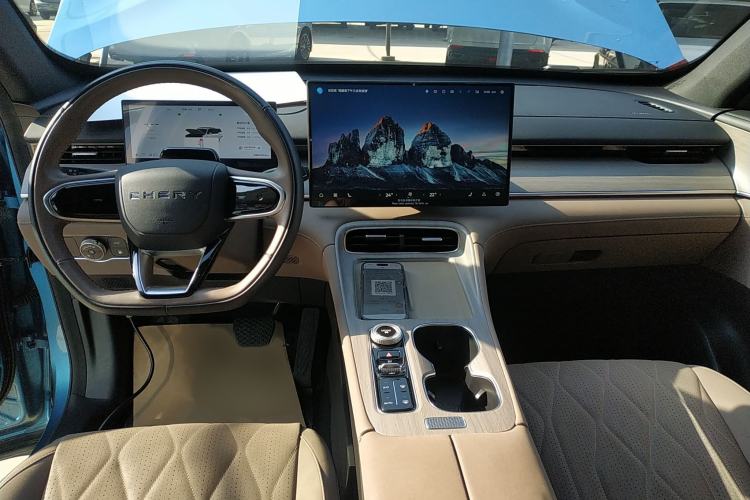 Used Chery Tiggo 8 PLUS C-DM 2025 1.5T 116 km Prestige Version 5 Seats