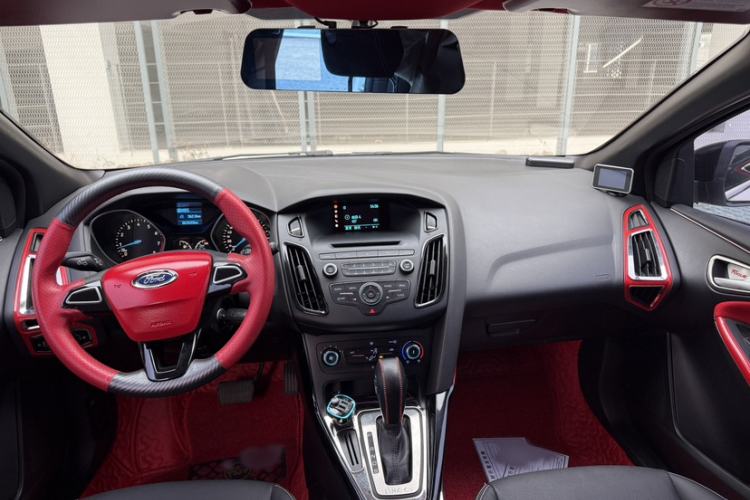 Used Ford Focus 2015 Hatchback 1.6L Automatic Comfort Model
