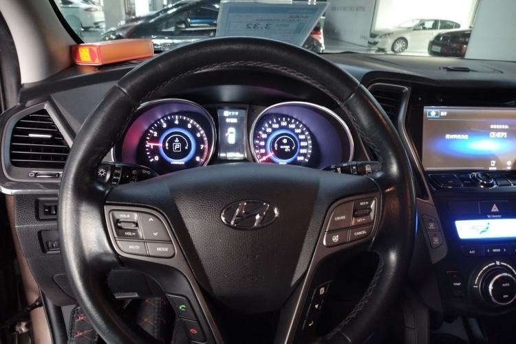 Used Hyundai Santa Fe 2013 2.4L Automatic Two-Wheel Drive Smart Version
