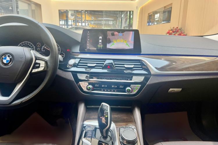 Used BMW 5 Series 2019 525Li Luxury Package