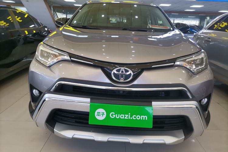 Used Toyota RAV4 2019 2.0L CVT Two-Wheel Drive Fashion X Limited Edition China VI Standard