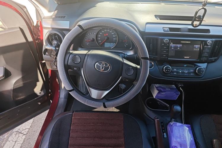 Used Toyota RAV4 2016 2.0L CVT Two-Wheel Drive Comfort Edition China V Standard
