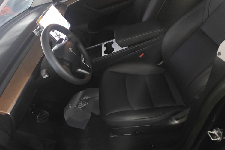 Used Tesla Model Y 2021 Long-Range All-Wheel-Drive Version