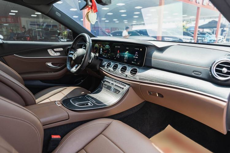 Used Mercedes-Benz E-Class 2021 Restyled E 300 L Sporty and Stylish Edition
