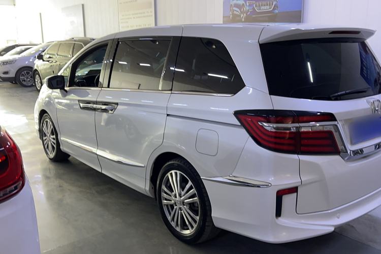 Used Honda Elysion 2016 2.4L Luxury Edition
