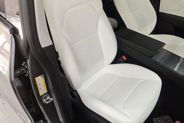 Used Tesla Model Y 2025 Rear-Wheel Drive First Edition