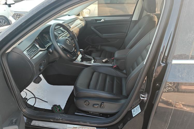 Used Volkswagen Passat 2017 330TSI DSG Luxury Edition
