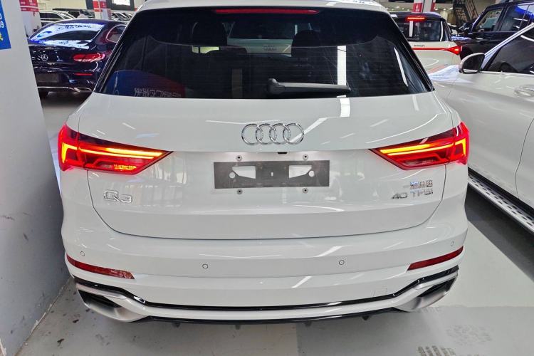 Used Audi Q3 2024 40 TFSI Fashion Dynamic Model
