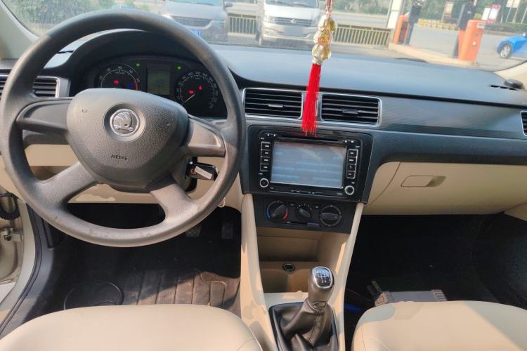 Used Skoda Rapid 2013 1.6L Manual Smart Selection Model
