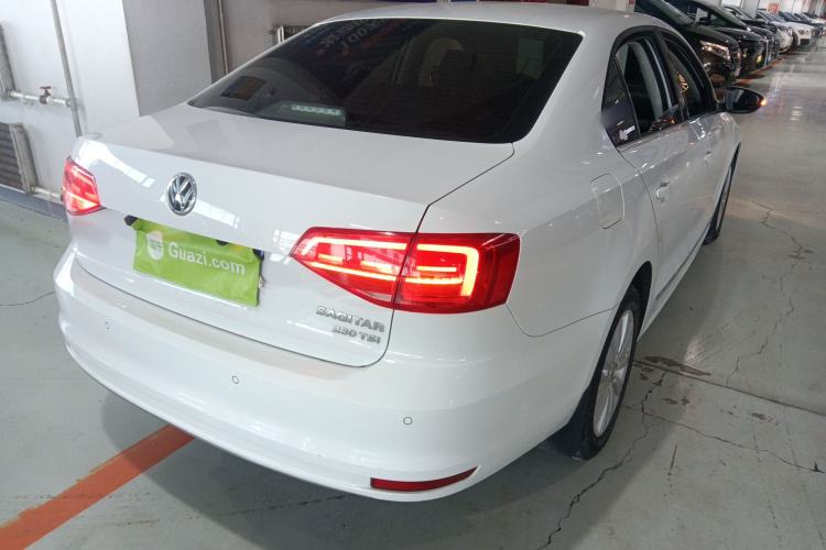 Used Volkswagen Sagitar 2015 230TSI Automatic Comfort Version
