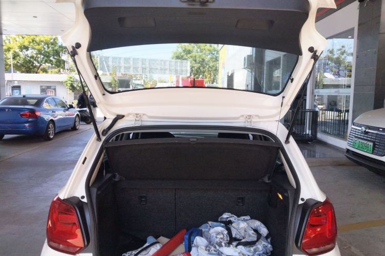 Used Volkswagen Polo 2016 1.6L manual Comfort trim level