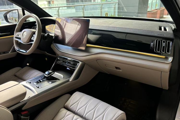 Used BYD Tang New Energy 2024 DM-i Glory Edition 112KM Flagship Model
