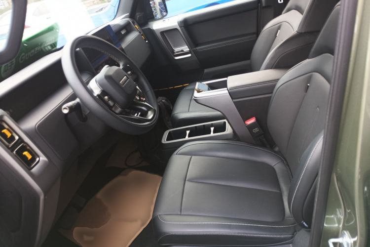 Used  V23 2025 401 Two-Wheel Drive Intelligent Driving Version
