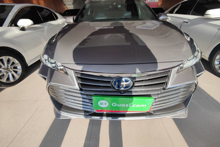 Used Toyota Avalon 2019 Dual-Engine 2.5L XLE Prestige Version China VI Standard