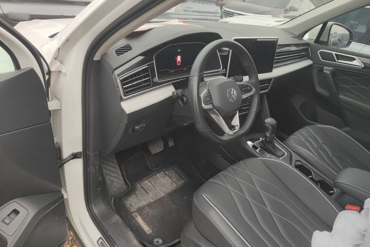 Used Volkswagen Tiguan L 2024 300TSI Automatic Two-Wheel Drive Smart Edition