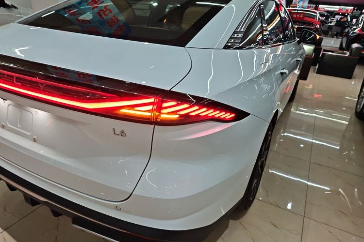 Used  L6 2023 125km Starship
