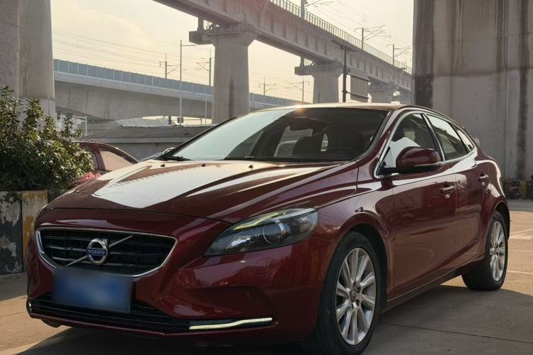 Used Volvo V40 2014 2.0T Zhiya Edition