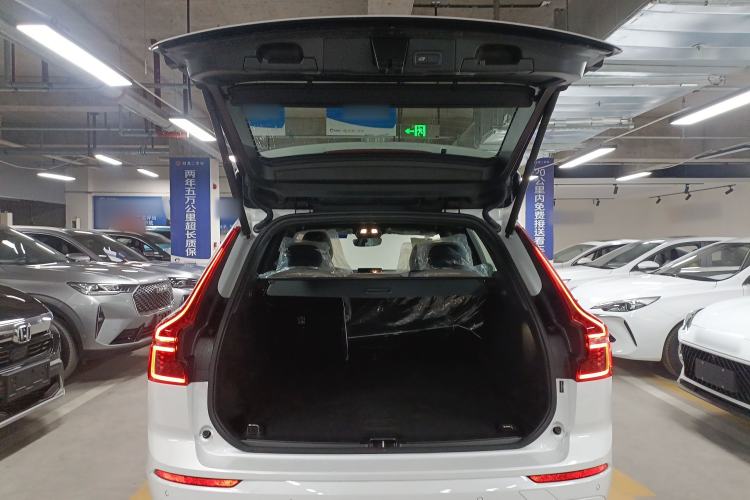 Used Volvo XC60 2026 B5 4x4 Smart Luxury Edition
