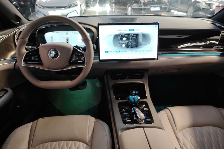 Used BYD Han 2025 DM-i Intelligent Driving Edition 125KM LiDAR Flagship Model
