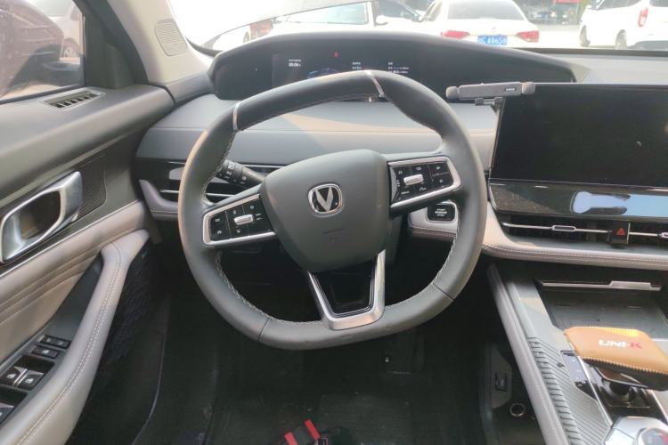 Used Changan UNI-K 2023 2.0T Two-Wheel Drive YueShang Trim
