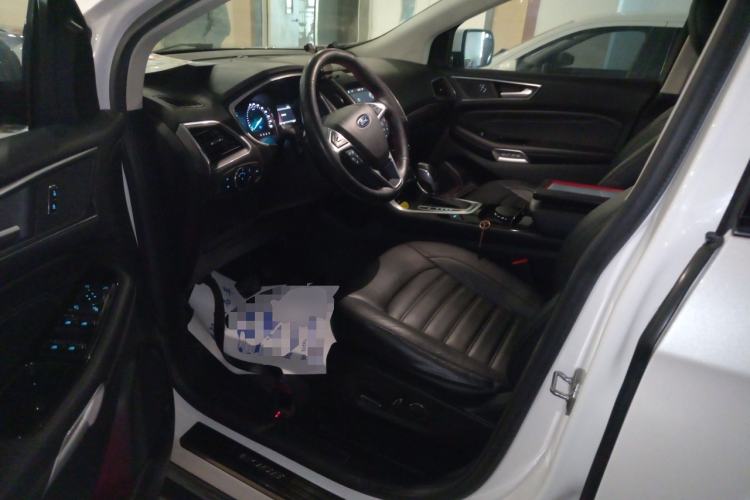 Used Ford Edge 2016 EcoBoost 245 Two-Wheel-Drive Titanium 7-Seater
