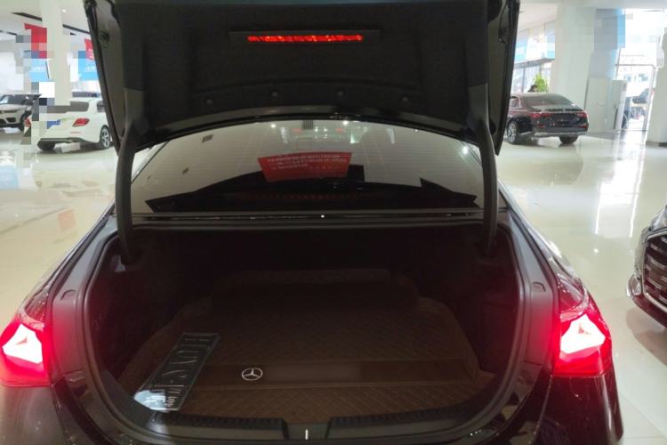 Used Mercedes-Benz E-Class 2025 Facelift E 300 L Luxury Edition
