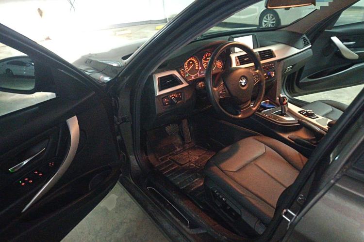 Used BMW 3 Series 2015 320i Fashion Model
