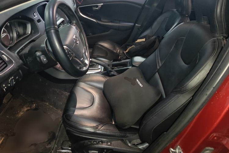 Used Volvo V40 2017 T3 Zhiyi Edition
