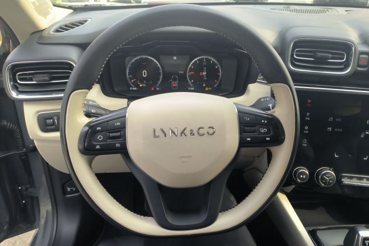 Used Lynk & Co 02 2019 1.5T DCT Two-Wheel Drive Zhaoban Version China VI Standard
