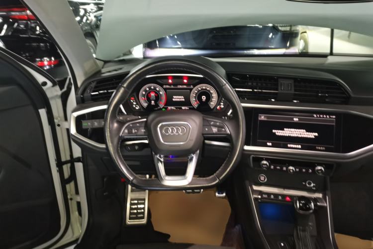 Used Audi Q3 2023 40 TFSI Fashion Dynamic Model