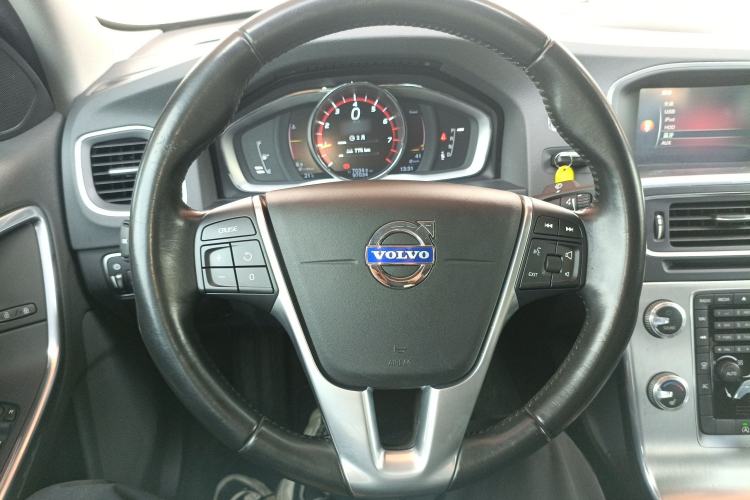 Used Volvo S60 2016 S60L T4 Zhiyuan Edition
