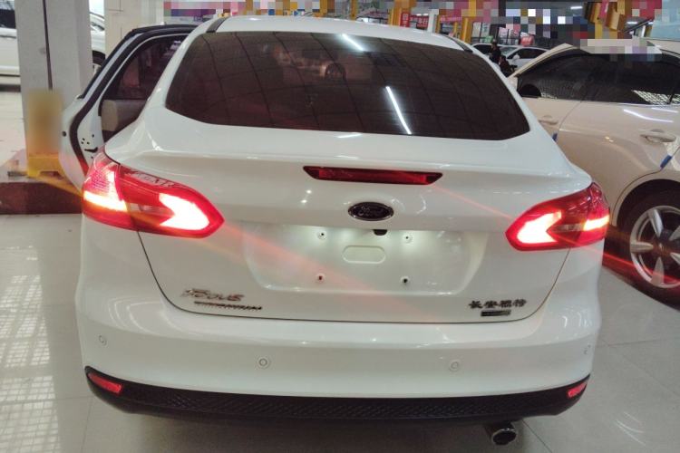 Used Ford Focus 2015 Sedan EcoBoost 180 Automatic Flagship Model
